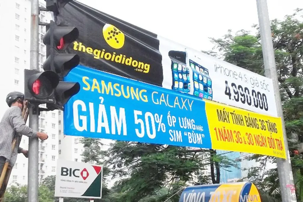 Banner QC đường phố